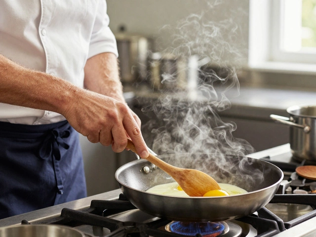 What pan does Gordon Ramsay recommend for home cooks?